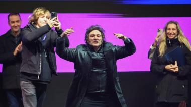 Milei apuntó al kirchnerismo por “operaciones” contra él y su hermana