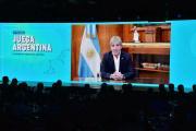Caputo descartó una devaluación y prometió reformas laboral y tributaria