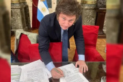 Javier Milei justificó los vetos y reavivó la pelea con el Congreso por el gasto social