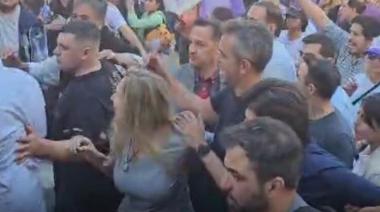 Incidentes en la marcha de LLA en Corrientes: evacuaron a Karina Milei