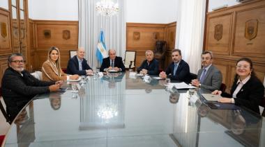 Sin definiciones, el Gobierno inauguró el Consejo de Mayo