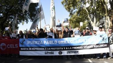 Otra masiva marcha en apoyo a los jubilados ante un Congreso blindado