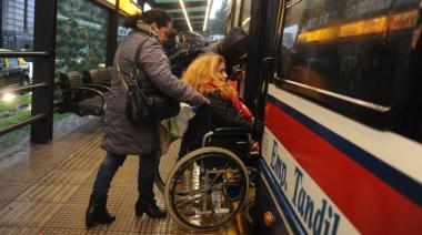 Aprueban ley para facilitar el acceso de personas con discapacidad a los colectivos