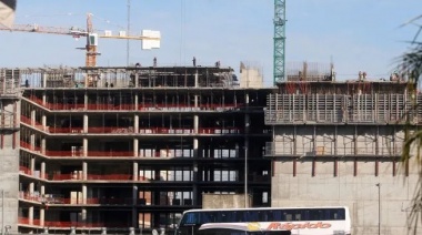 La construcción se derrumbó 32,7% en el primer semestre, pese a nueva mejora mensual en junio
