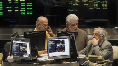 Se disparó el riesgo país, subieron los dólares alternativos y se hundieron los bonos