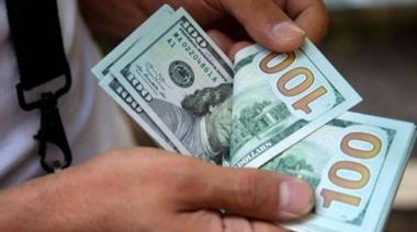 Impacto en Argentina: sube el dólar blue y el riesgo país se acerca a los 1.000 puntos