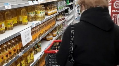 Sigue la guerra con proveedores y supermercados y advierten que podría faltar aceite en las góndolas