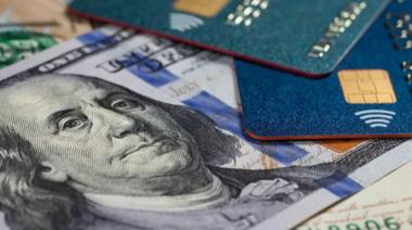 Desde febrero será posible pagar en dólares con débito