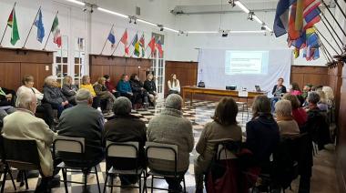 Dictan un taller sobre alimentación saludable para adultos mayores