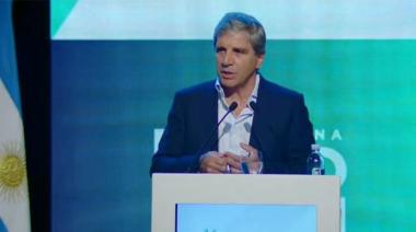 El Gobierno prepara medidas para “fomentar el uso de dólares”