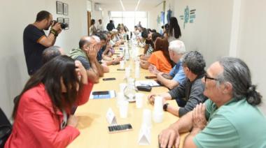 Docentes bonaerenses reclaman a Kicillof reanudar la paritaria