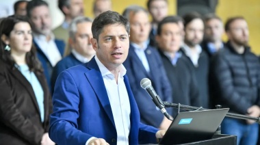 Con fuerte respaldo de intendentes, Axel Kicillof reclamó a Javier Milei por "el robo" a la Provincia