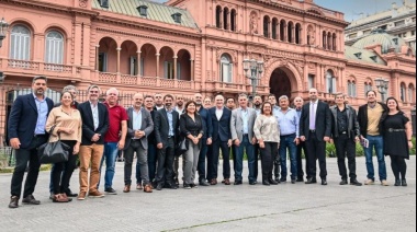Una foto hizo recrudecer la interna libertaria en la Provincia