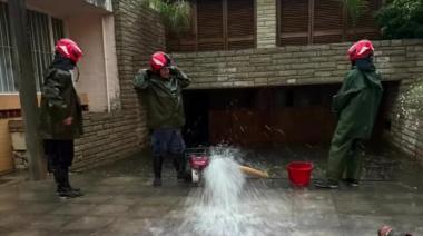 Los bomberos de Nueve de Julio realizaron casi 30 intervenciones durante el temporal