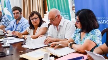 Avanza la compra de tres tractores para las localidades rurales