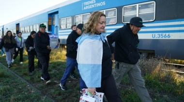 El tren solidario llegó a Bahía Blanca y así lo reciben los bahienses