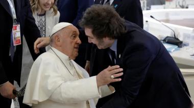 Adiós a Francisco: Milei viajará a Roma acompañado de medio Gabinete