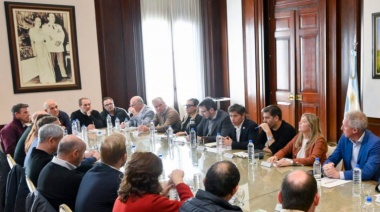 El intendente Stadnik firmó convenio con Provincia Leasing