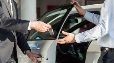 Importaciones: dos automotrices bajan los precios desde el lunes