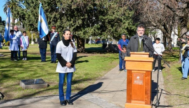 Alumnos de Bragado juraron "lealtad" a la bandera