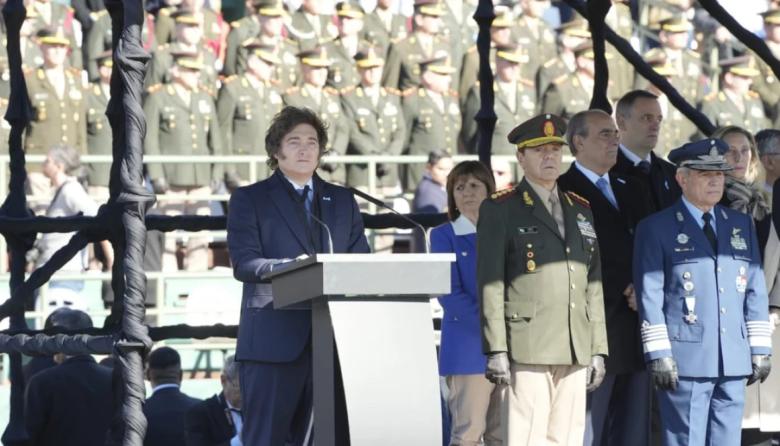 Día de la Bandera: Milei encabezó un acto militar en Palermo