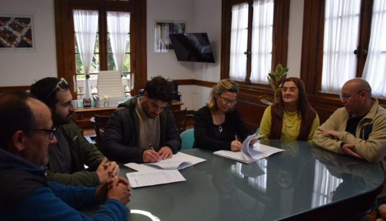 Firman convenio para ejecutar mejoras en el acceso a Carlos María Naón