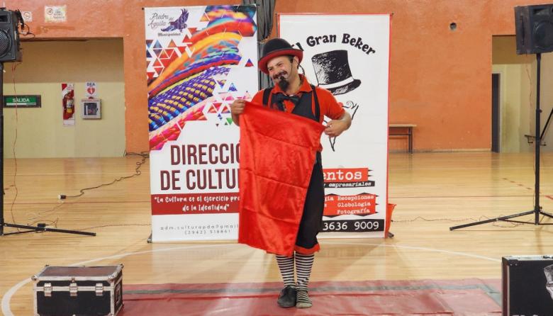 “El Gran Beker” llega a Nueve de Julio con su magia para toda la familia