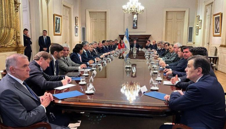 Milei reúne a los gobernadores “dialoguistas” para blindar su agenda legislativa