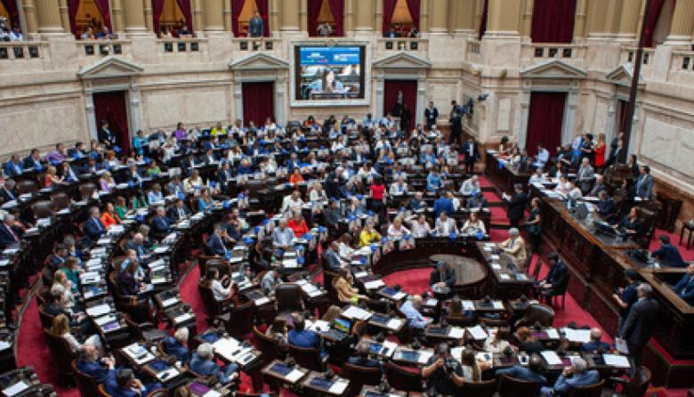 Salario "dinámico" y jornada de trabajo más extensa, ejes de la reforma laboral