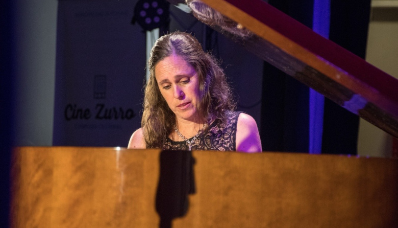 Una noche de emociones y talento en Pehuajó: el piano de Gabriela Panse brilló en el Cine Zurro
