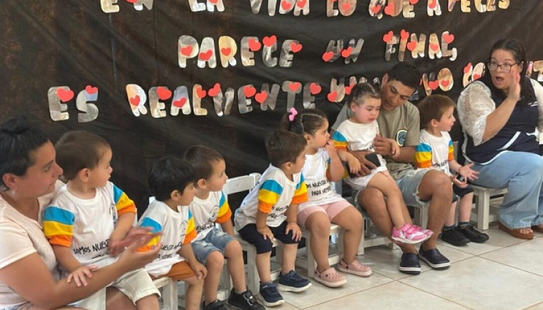 "Rayito de Sol” despidió el año entre arte, diplomas y regalos