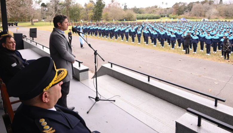 Kicillof le toma juramento a más de 2000 nuevos policías y se prepara para lanzar el Operativo Sol