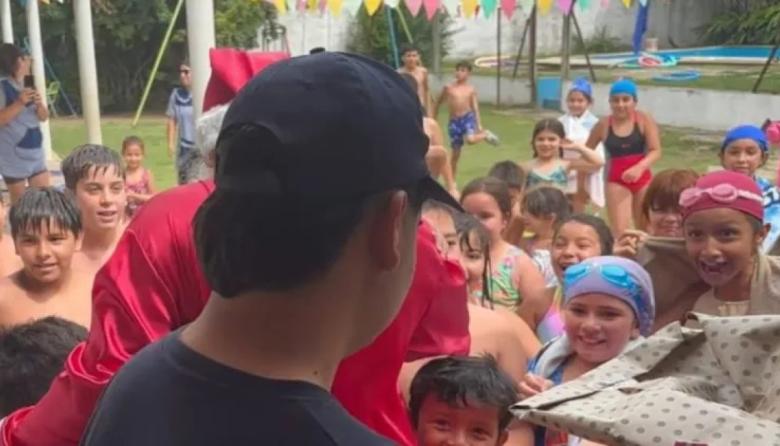 Los Bomberos Voluntarios repartieron los juguetes de la colecta navideña