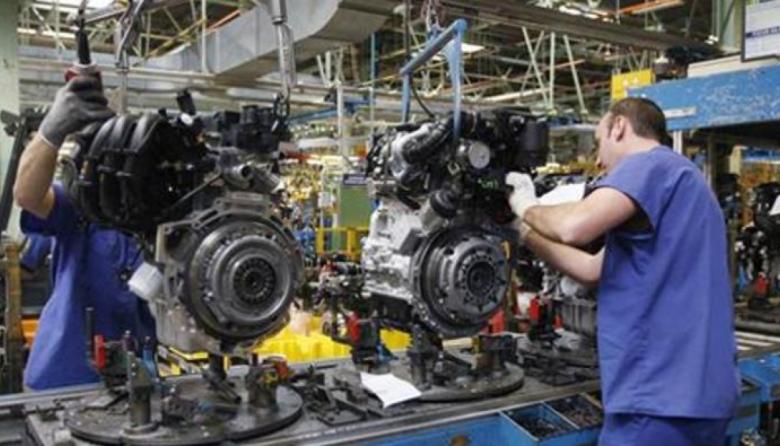 La industria volvió a caer en noviembre y tocó mínimos de un año y medio