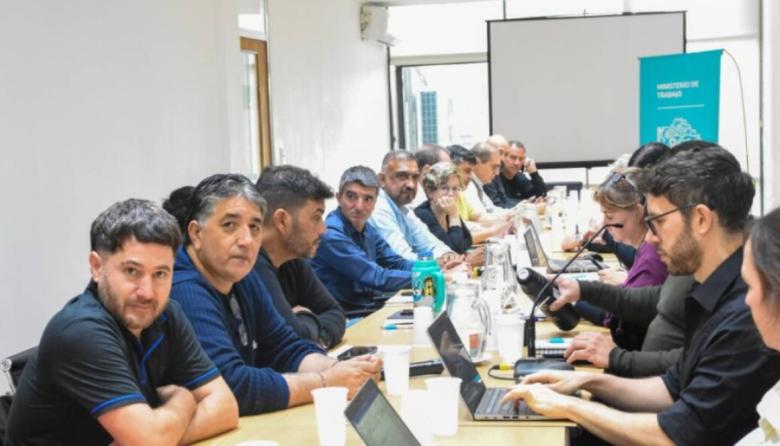 La Provincia convocó a estatales, docentes y judiciales a retomar la paritaria