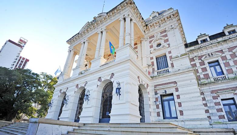 La Provincia planea liquidar los sueldos de febrero con una suba del 1,5%