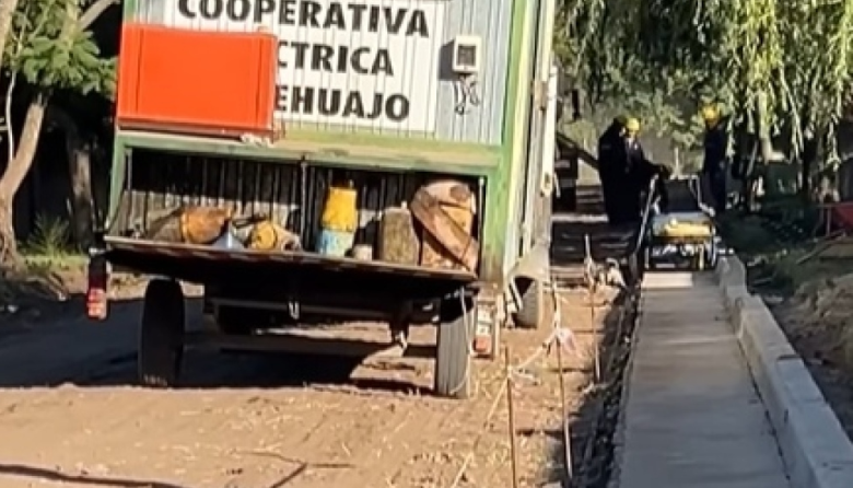 Avanzan las obras de cordón cuneta en el Barrio Centenario