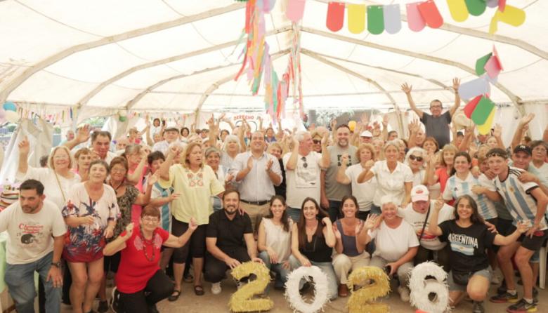 Emotivo fogón de cierre de la Colonia de Verano para adultos mayores