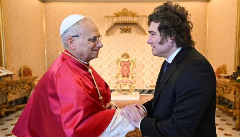 Milei envió una carta al papa León XIV para invitarlo a visitar Argentina