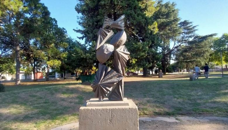 El Municipio restauró una de las esculturas que fue vandalizada