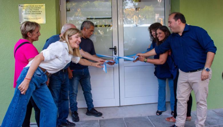 Recoulat inauguró el renovado Aula Taller de Cocina en la Escuela Municipal
