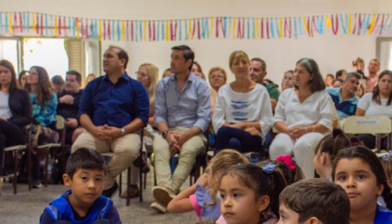 Recoulat participó del acto de inicio del ciclo lectivo en el Jardín 901