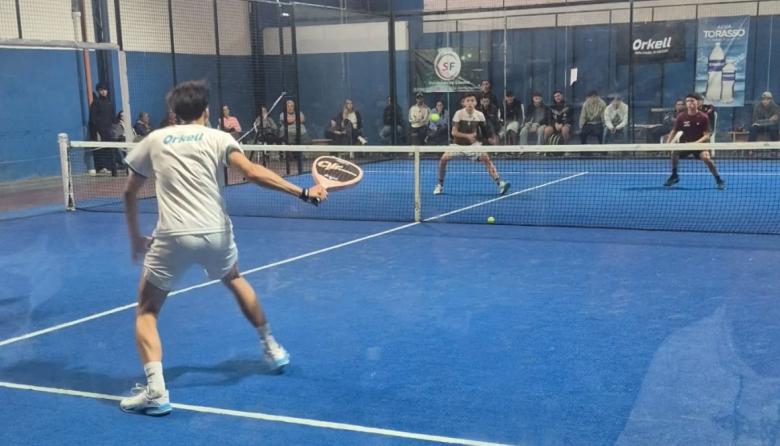 Gran convocatoria en el torneo regional de pádel en Huracán