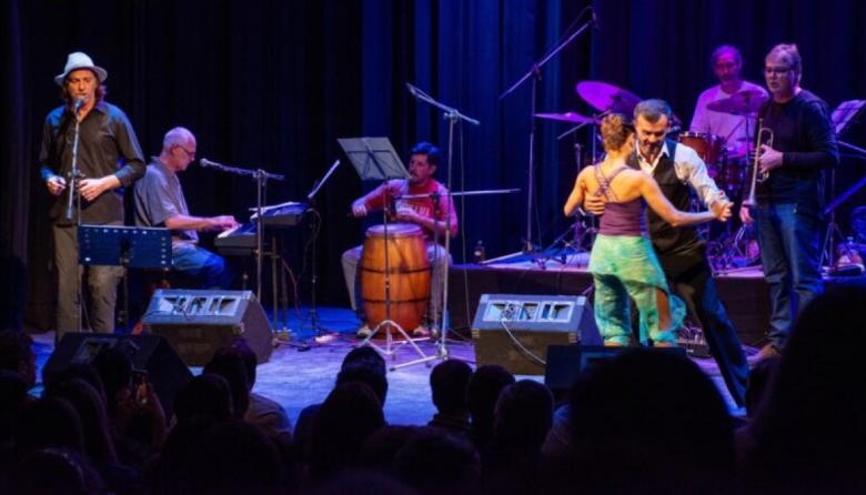 “A dos orillas”, un encuentro rioplatense abrió el festejo por los 150 años