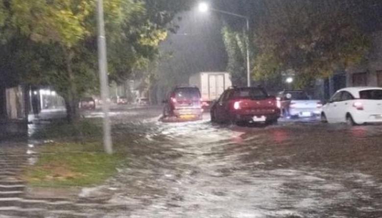 Una fuerte tormenta azotó Pehuajó y afectó a localidades vecinas