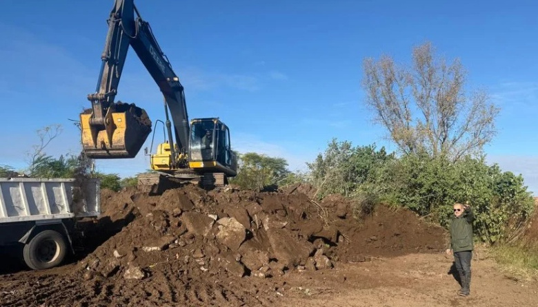 Avanzan los trabajos de prevención hídrica con más de 120 viajes de escombros