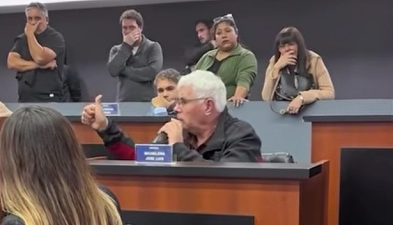 Concejal libertario estalló en plena sesión contra Adorni y Milei: "Nos están cagando a todos"