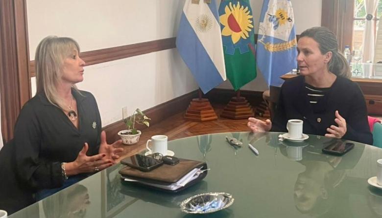 Gentile recibió a la nueva Inspectora Jefa Regional de Educación