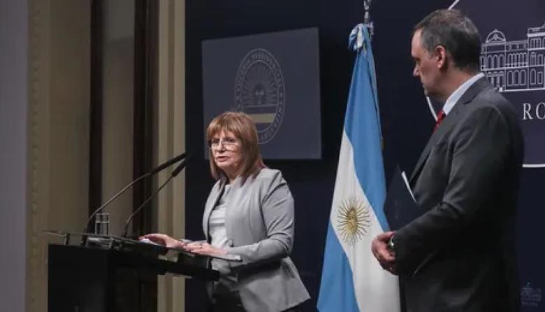 La presión de Bullrich a Adorni suma adhesiones dentro del Gobierno