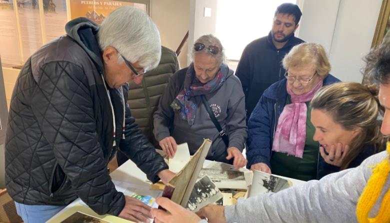 Emotiva donación de la familia Farabollini al Museo de Pehuajó
